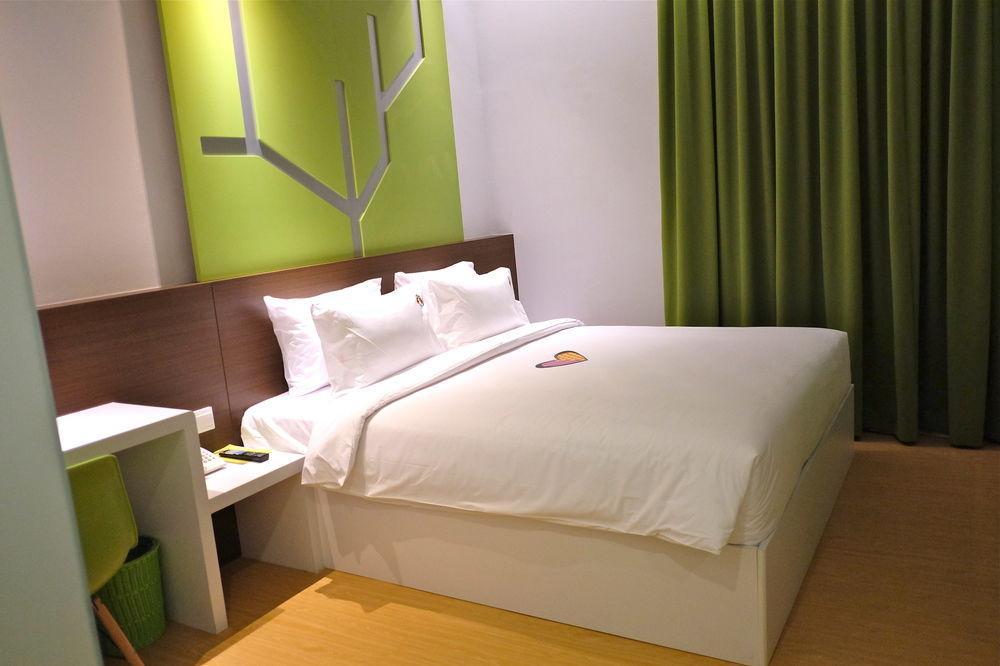 Maxonehotels.Com At Pemuda Jakarta Exteriör bild