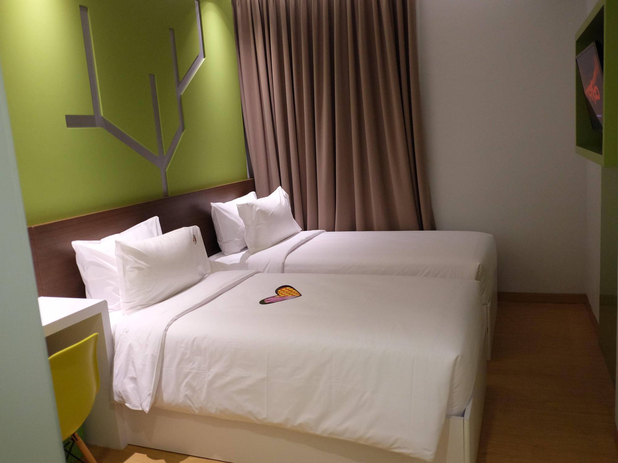 Maxonehotels.Com At Pemuda Jakarta Exteriör bild